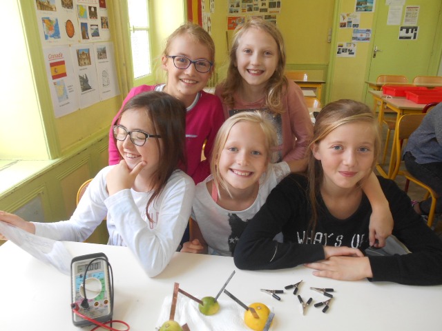 Ateliers sciences CM2 école Notre-Dame Enclos